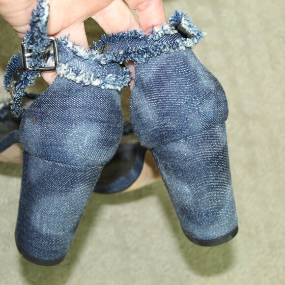 Stuart Weitzman Denim and Bling Fabric Chunky Strappy 3" Heel Women's Size 7.5M - Picture 5 of 6